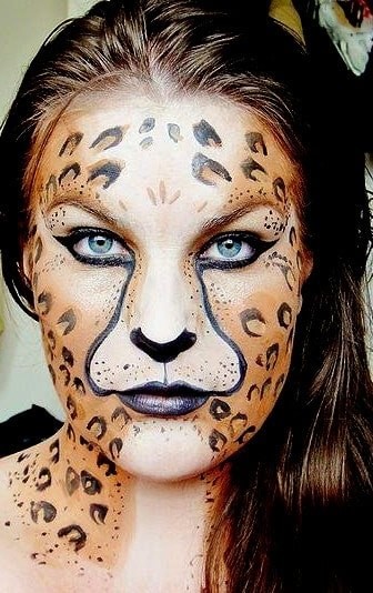 Ejemplo 4 de maquillaje de leopardo